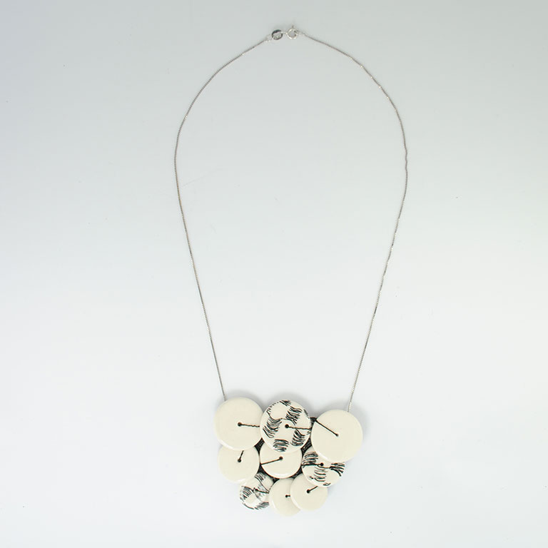 Collier céramique - broderie